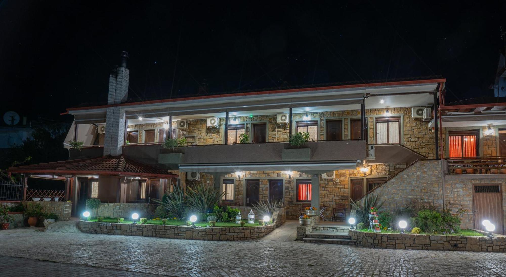 Kallinikos Guesthouse Káto Loutrákion Eksteriør bilde
